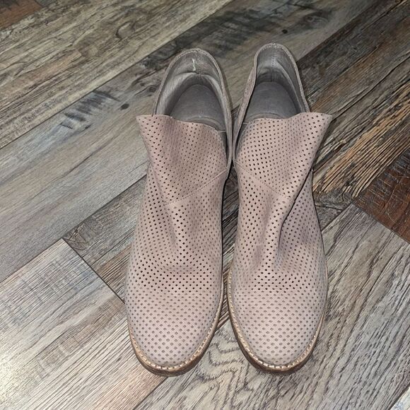 Eileen Fisher Leaf Nubuck Suede Perforated Booties in Earth - Picture 2 of 8